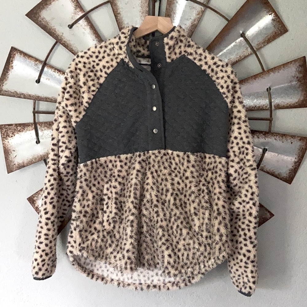 Cheetah pullover quilted fleece
